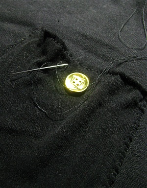 Little gold buttons on pockets!